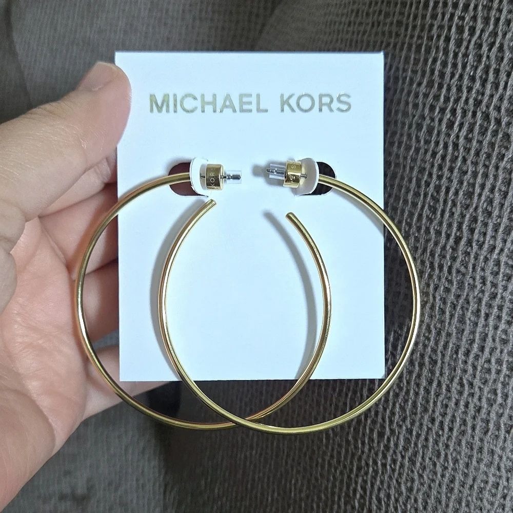 Michael Kors Gold💛 "Cityscape"🏙 Large Hoop Earrings - Picture 3 of 14